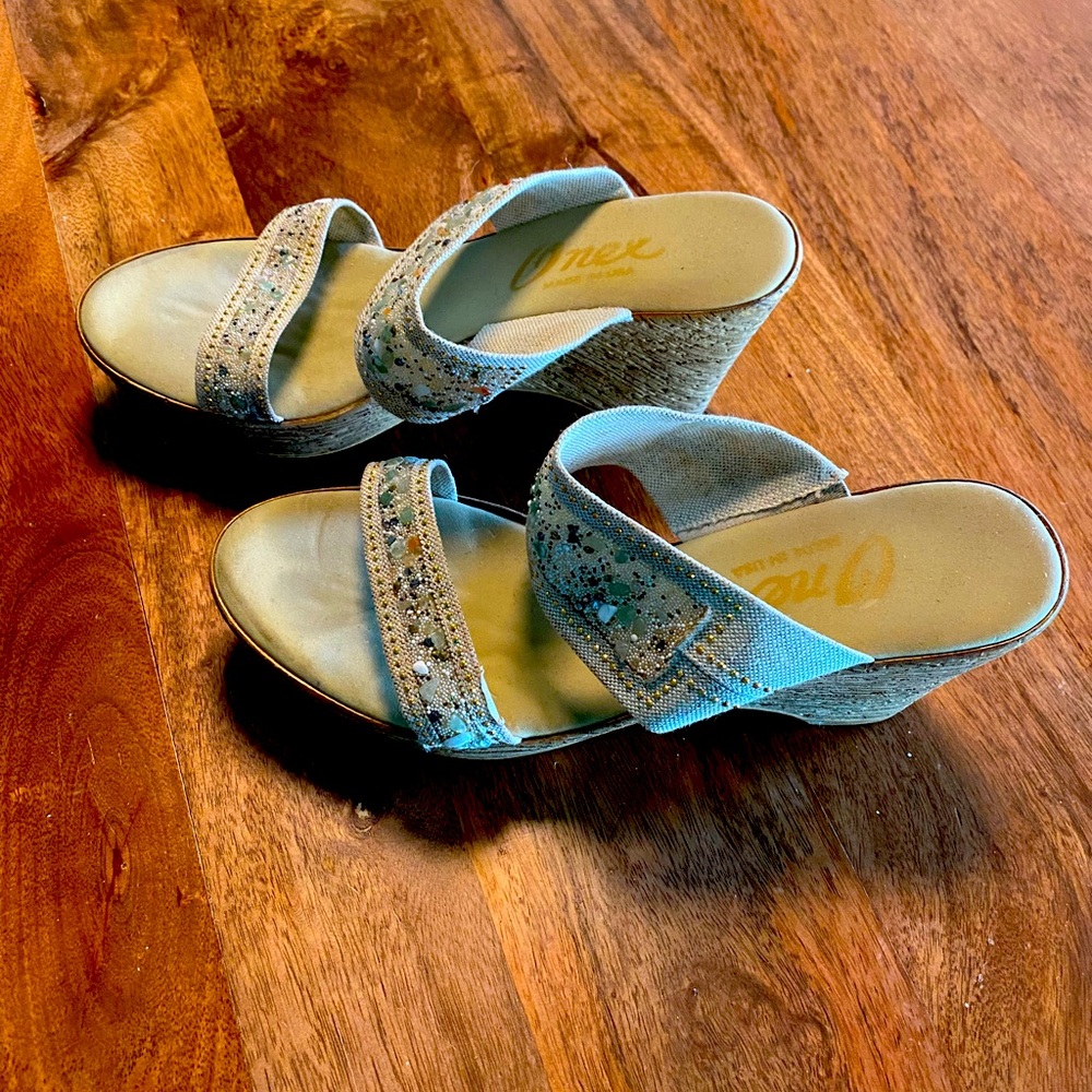 Onex wedge sandal size 9